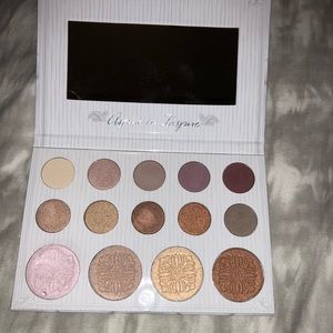 Carli Bybel Eyeshadow Pallet